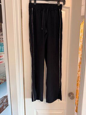 Lululemon athletica Black and White “ On the right Track Pants “
